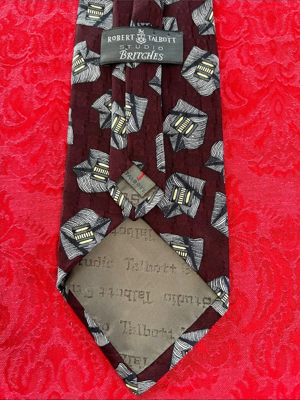 Robert Talbott Studio for Britches Men’s Maroon 100% Silk Tie Hand Sewn USA 4”